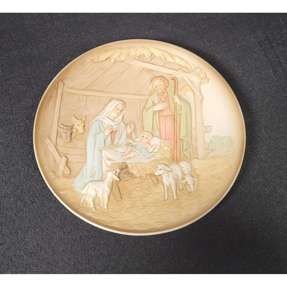 Homco Nativity Scene Plate #5102 3D Raised Nativity Scene w/ Jesus Mary Joseph